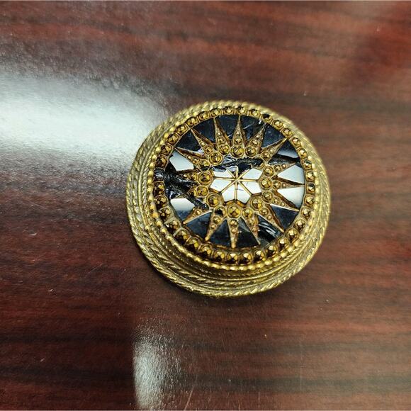 Vintage Robert Black Glass and Gold Metal Brooch/Pendant - Picture 7 of 11